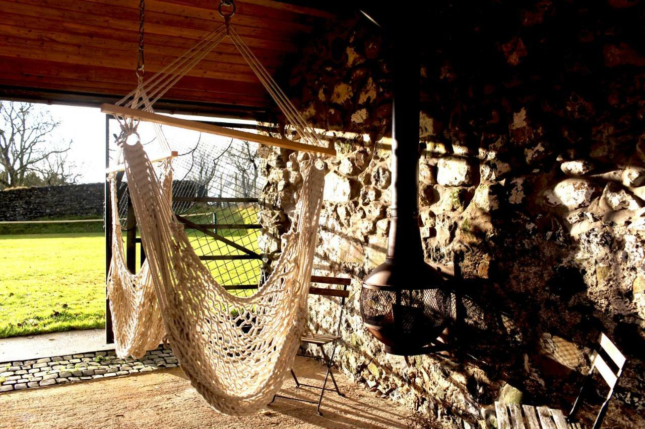 Ferienwohnung The Cupboard Armoy Exterior foto